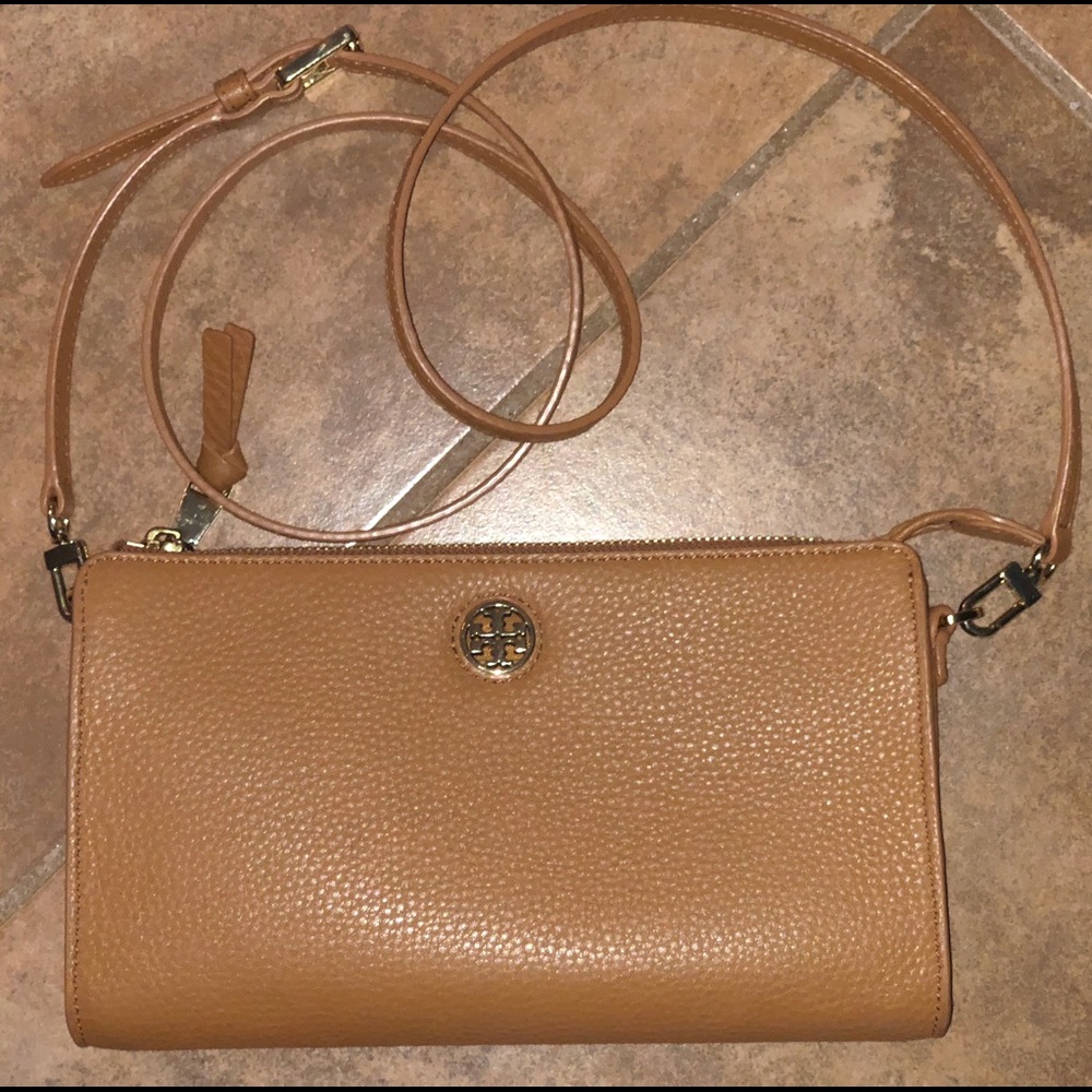 Tory Burch Robinson wallet crossbody.